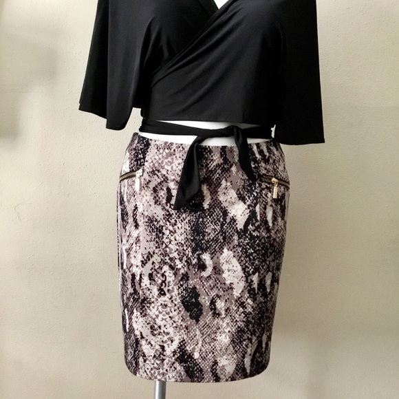 Alfani petite snake print skirt with zippers - Picture 4 of 8